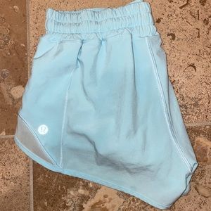 LULULEMON hottie hot shorts 2.5 size 4